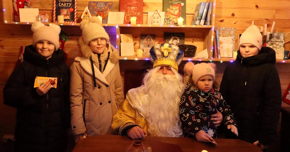 Новини Старокостянтинівщини. Нагорода міністерства, закриття резиденції, відвідини військових