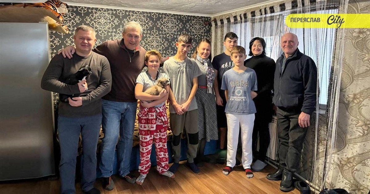 Французький волонтер Алексіс Бріан вдруге приїхав на Переяславщину з подарунками для дітей