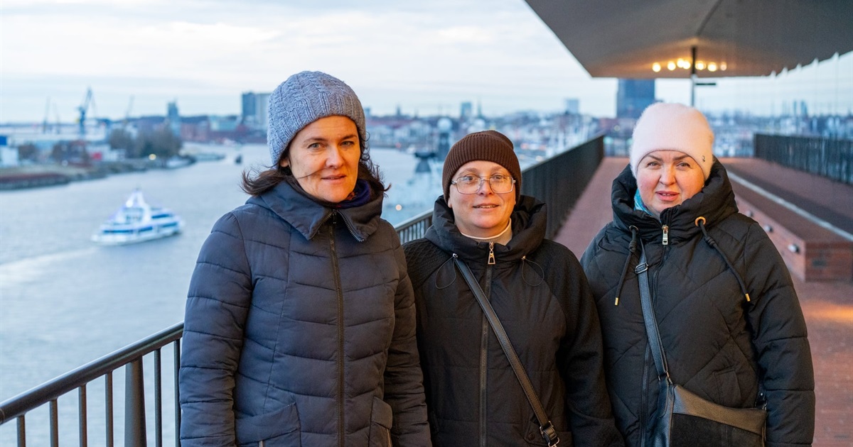 «Тихі героїні»: як тури Оксани Левкової повертають матерів та дружин захисників до життя