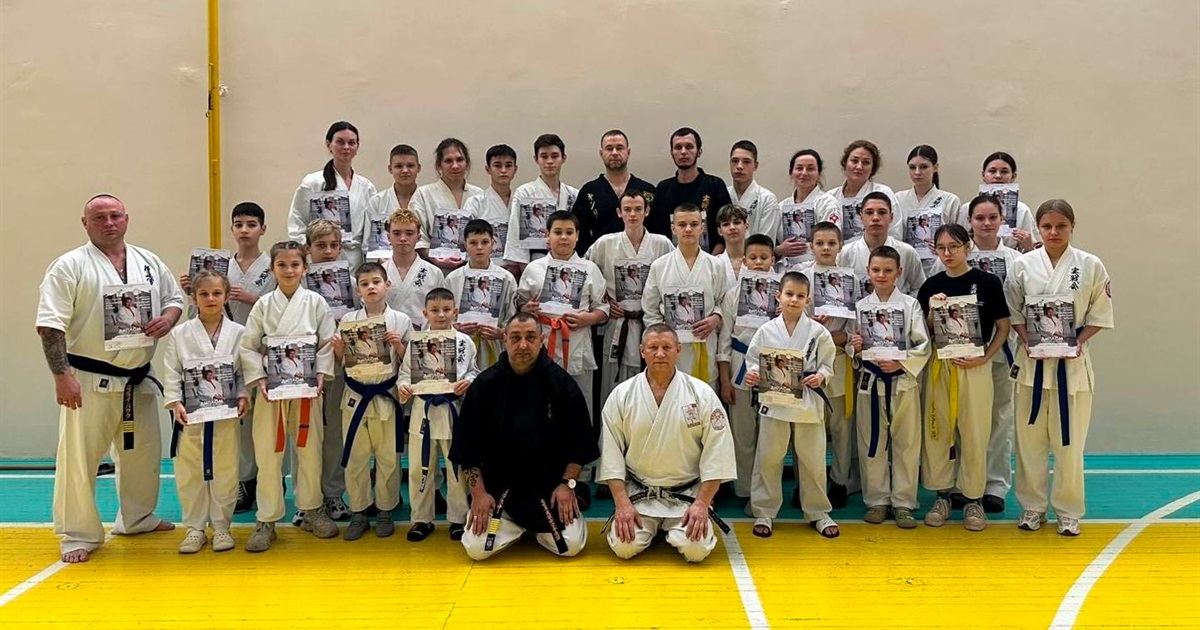 Майстер-клас від володаря 8-го дану: у Південноукраїнську пройшов семінар з Рюкю кобудо