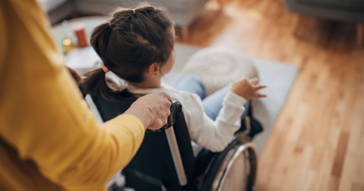 Держава забезпечить дітей з інвалідністю портативними зарядними станціями: як подати заявку