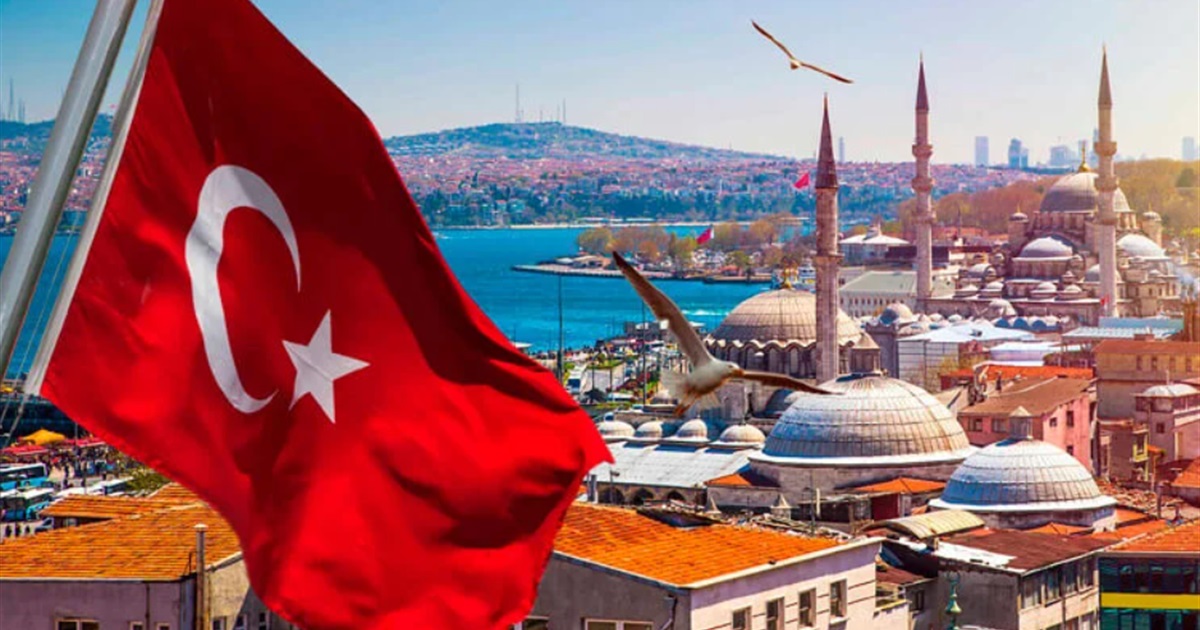 Туреччина заборонила приховані збори в ресторанах. За що раніше платили туристи?