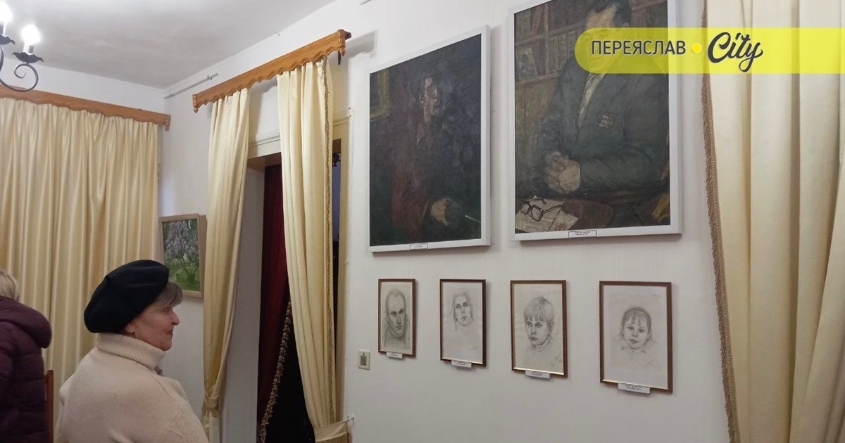 У залі музею в Переяславі виставили картини художника-реставратора Григорія Єгорова