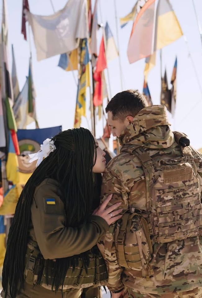 Розпис біля стели на Сумщині