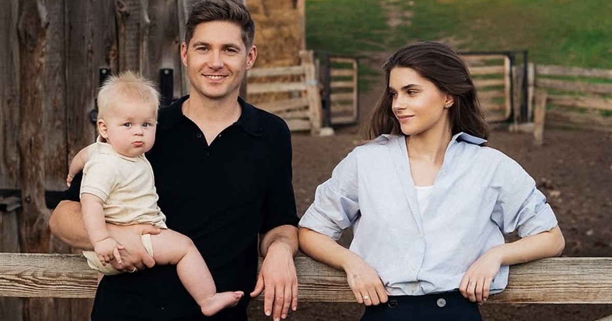 Конфлікт між дружинами Остапчука переріс у публічне звинувачення в домашньому насильстві