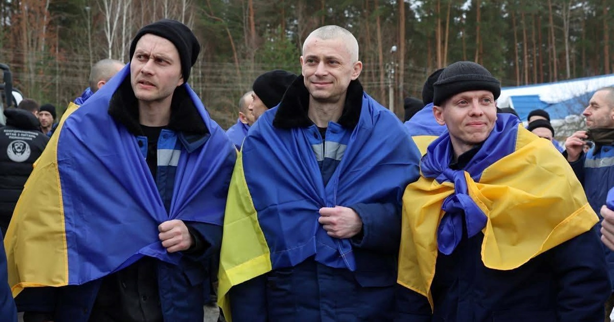 «Я повернувся. Я в Україні»: після 25 місяців полону звільнили військового зі Старокостянтинівщини