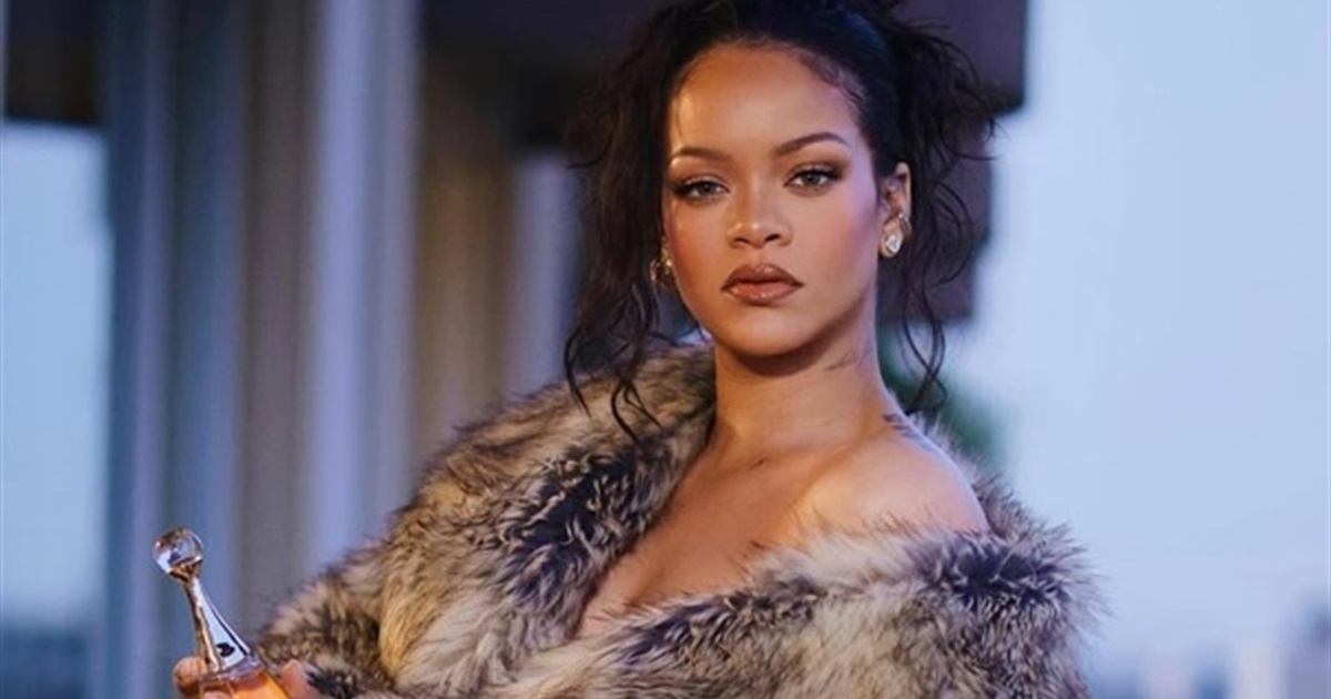 Стрілянина біля будинку Ріанни в Беверлі-Гіллз, жінка випустила 10 куль із штурмової гвинтівки