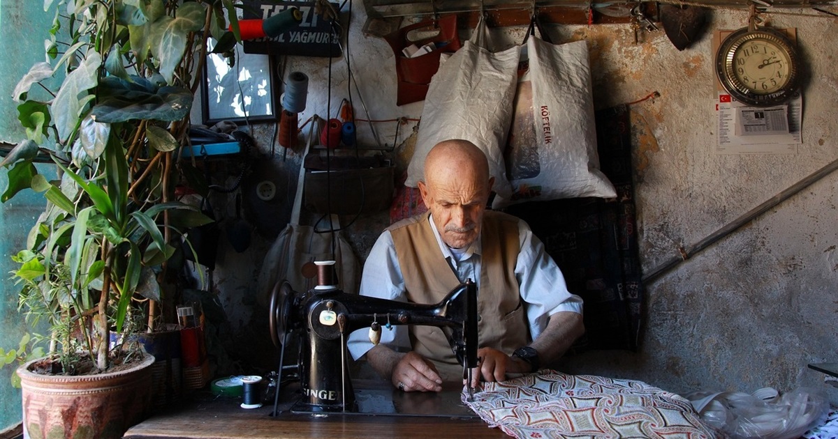 Робота в Старокостянтинові: вакансії продавця, швачки, двірника, укладальника та інші