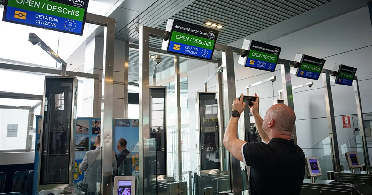 ЄС запустив додаток, щоб менше стояти в чергах на кордоні, він вже працює. Що варто знати українцям