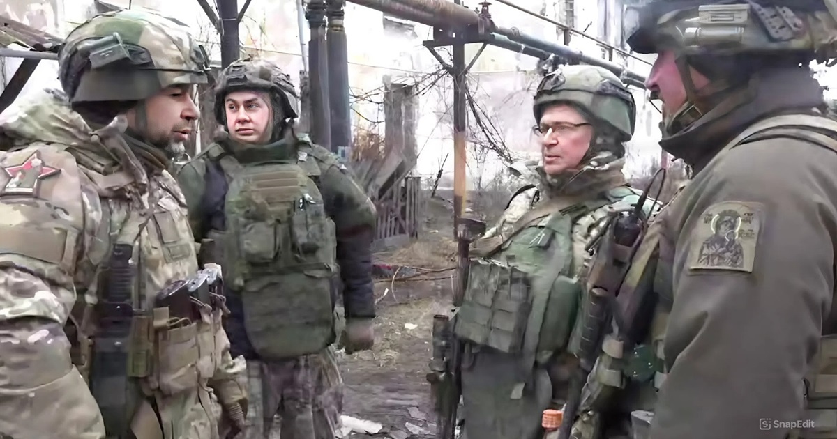 Пушилін гуляв розбитим Мирноградом. Ватажок "ДНР" заявив, що місто "чекало" окупантів