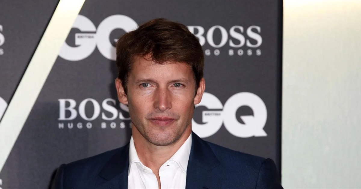 Селфі з російською символікою — як Джеймс Блант за одну публікацію втратив повагу українців