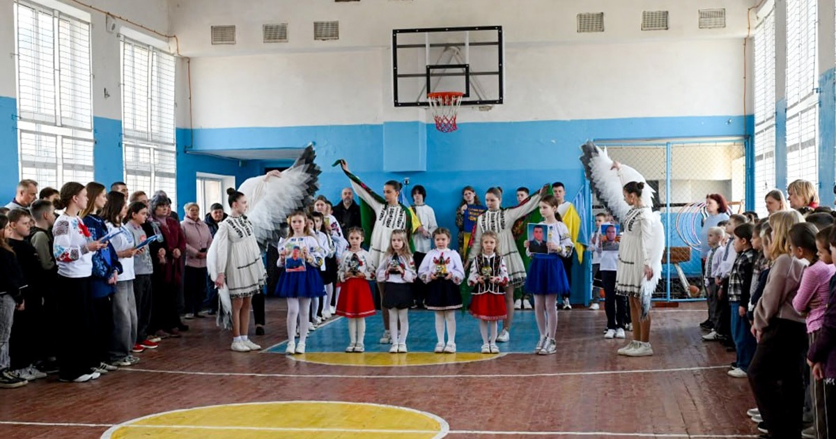 «Ангели, народжені серед людей»: вечір пам’яті у Кагарлицькому ліцеї №2 імені Василя Дашенка