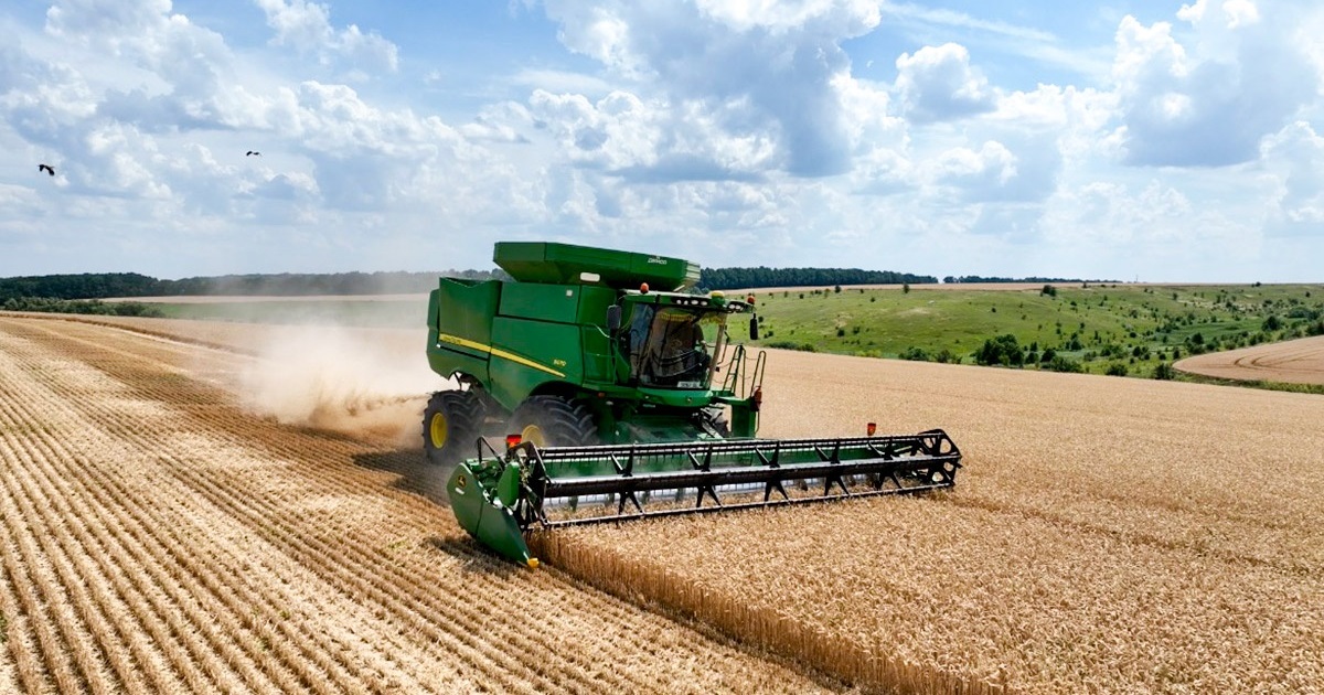 Відповідальний бізнес у дії: як Центральний Хаб МХП підтримує громади, захисників й економіку країни