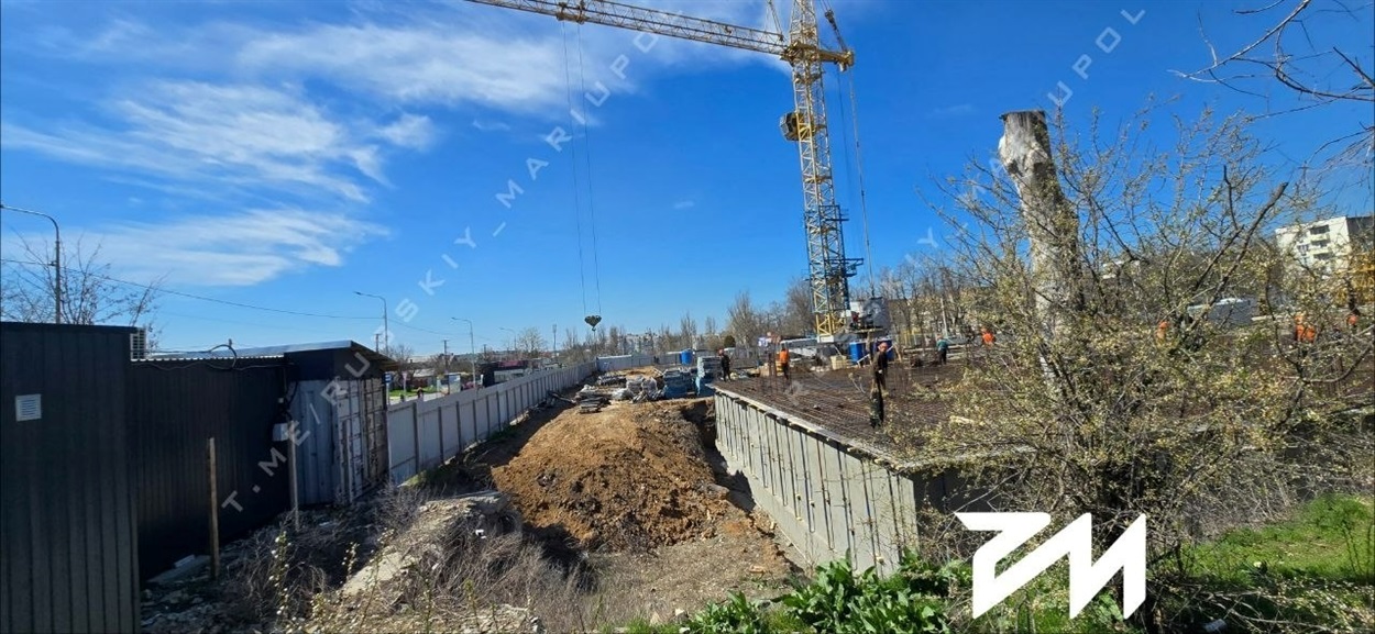 Окупанти будують у Маріуполі житло для росіян