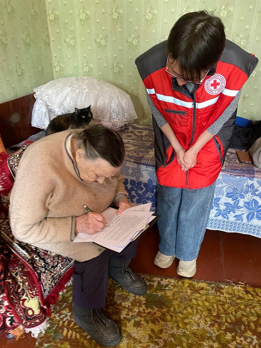 Допомога від Українського Червного Хреста. Ілюстративне фото