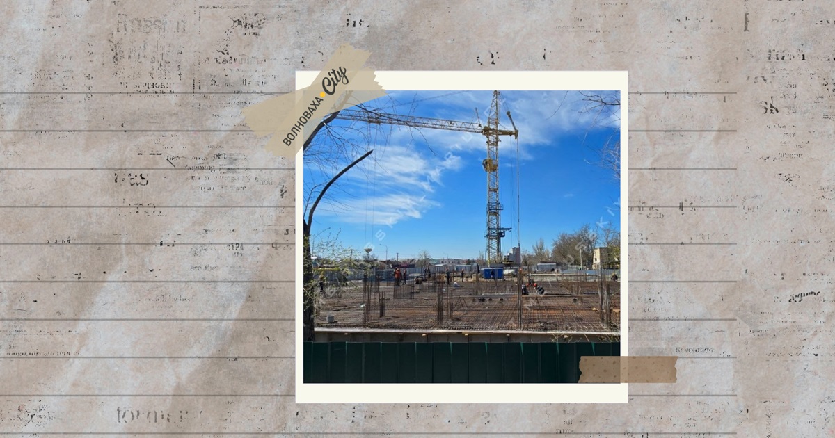 У Маріуполі будують житло для росіян, поки місцеві живуть у гаражах