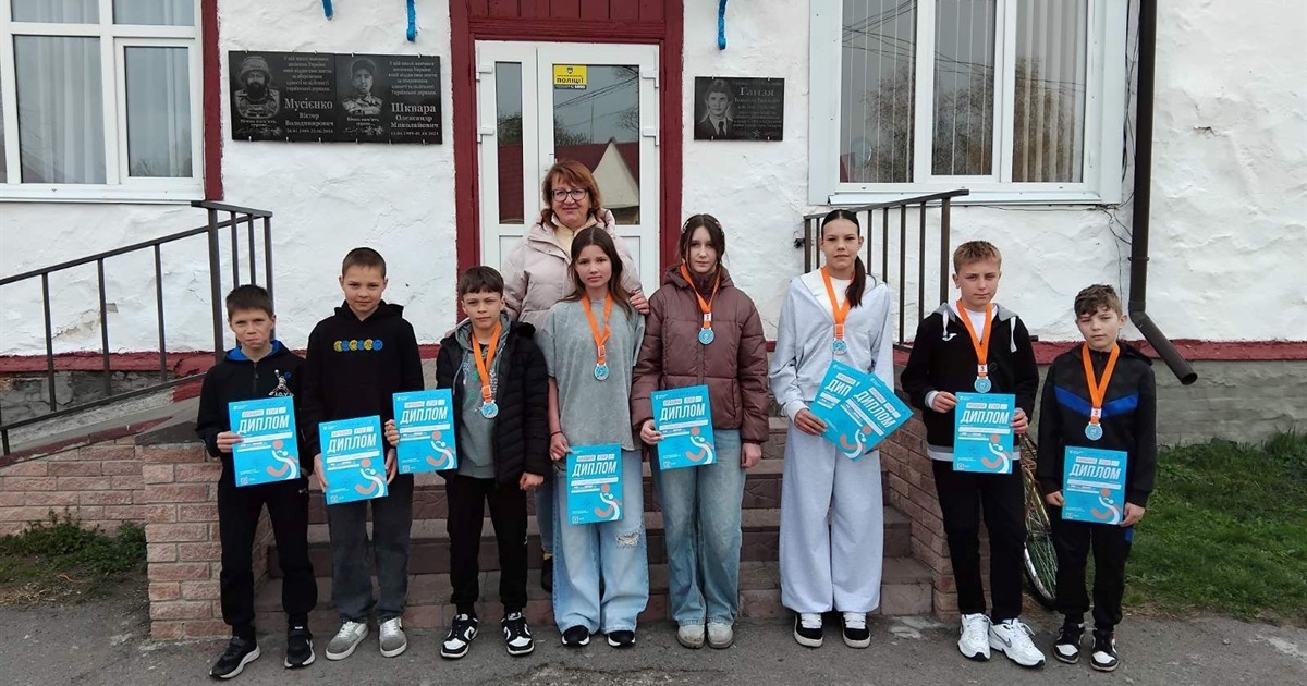 Команда Дем’янецької гімназії виборола третє місце з регбі на змаганнях "Пліч-о-пліч"