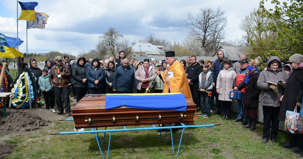 Історія любові до України, написана власною кров’ю - у Переселенні поховали воїна Вадима Юрченка