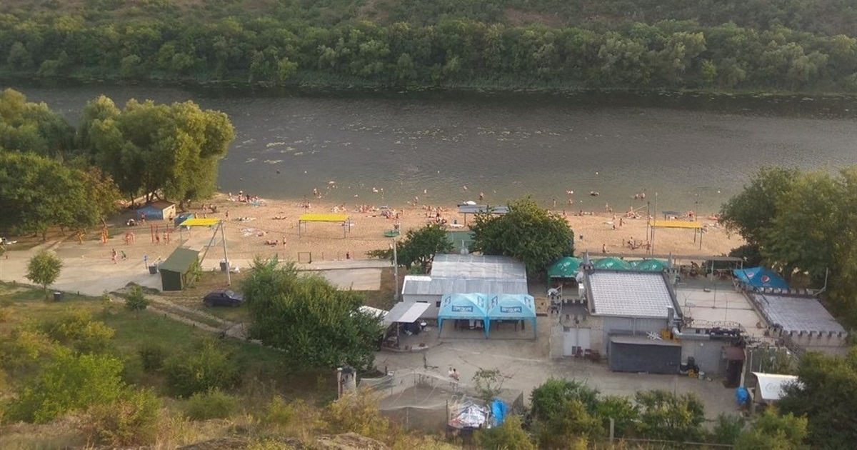 У Південноукраїнську стартує купальний сезон: що ще не встигли зробити на міському пляжі
