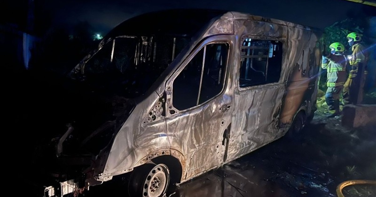 У Дачненській ОТГ викрили чоловіка у підпалі військового мікроавтобуса: діяв за вказівкою «куратора»
