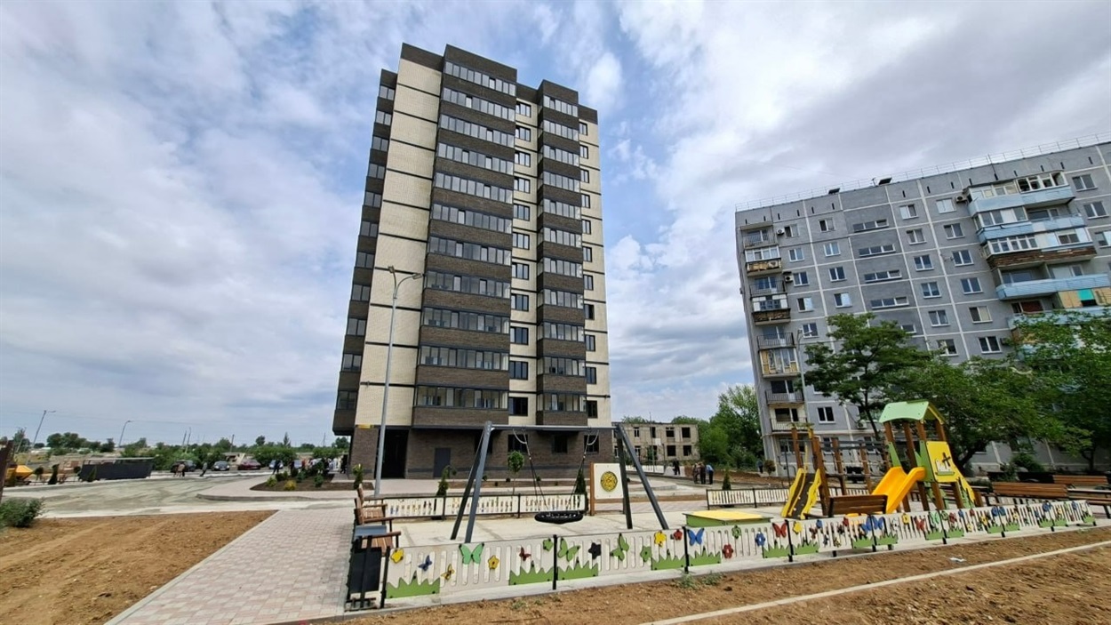 Новобудова у Маріуполі на місці знесеного будинку