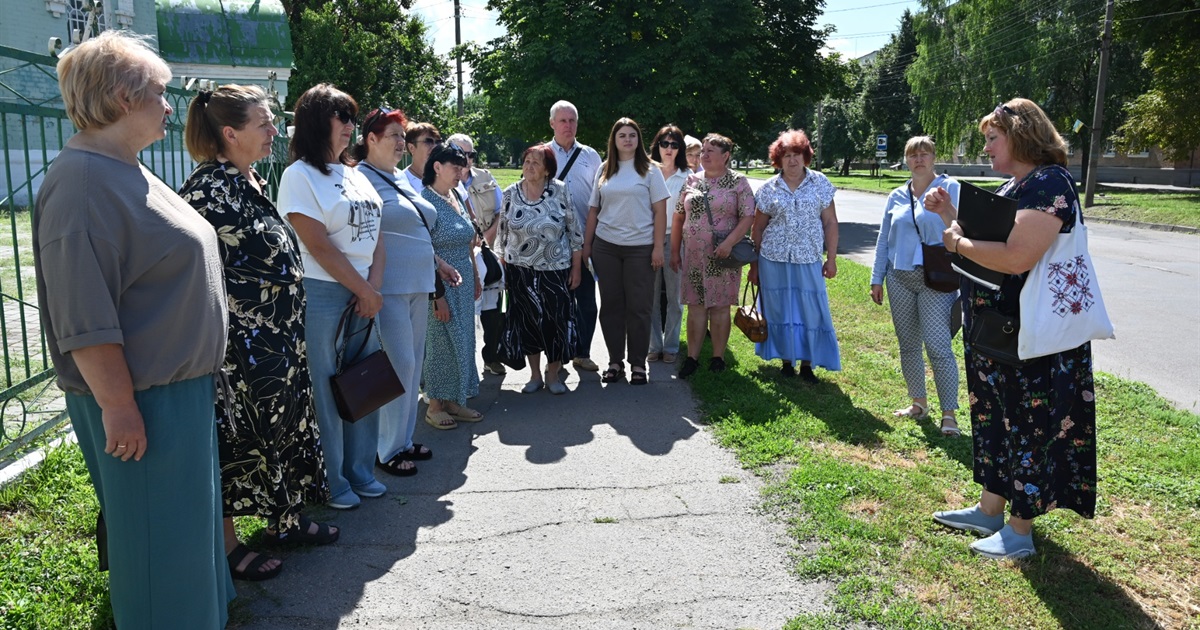 Вулиця, яка оповідає про місто. Як урбаністична екскурсія допомогла по-новому побачити Золотоношу