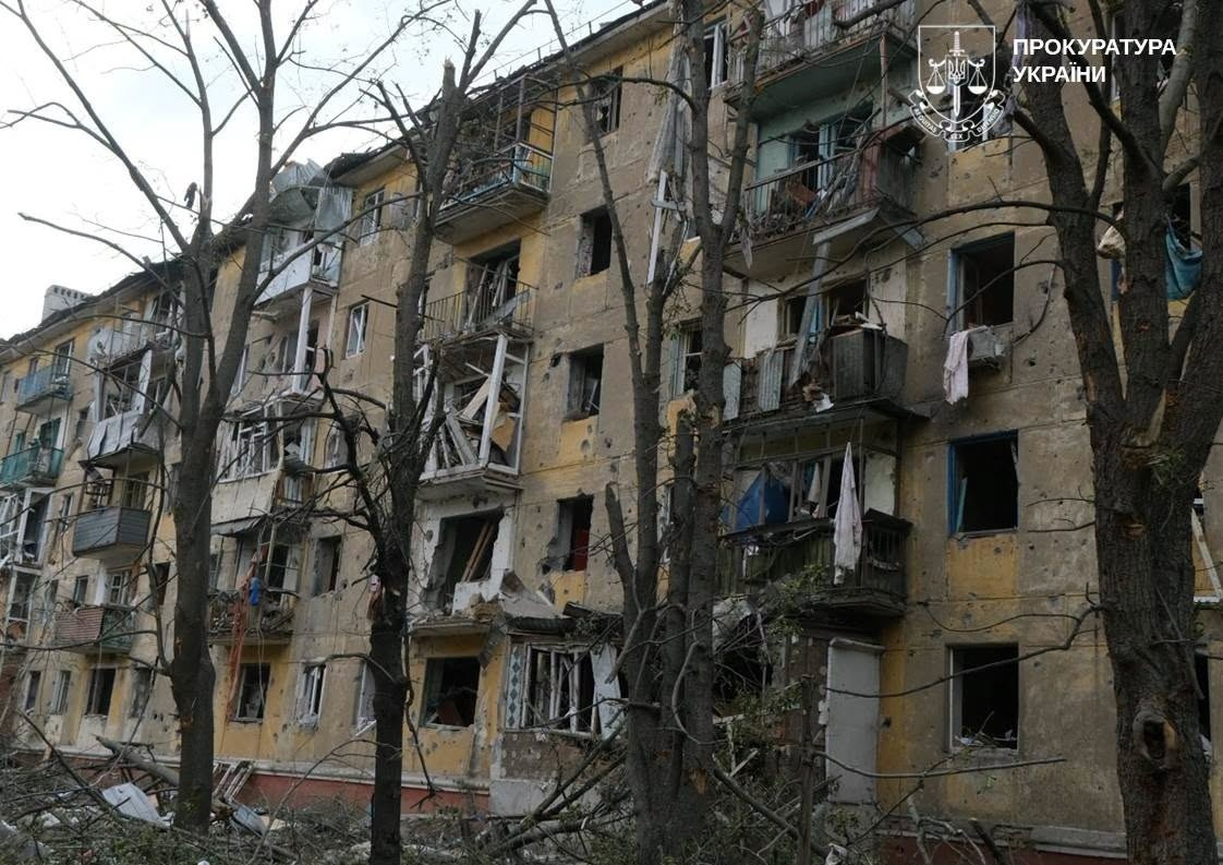 Понівечений будинок у Слов'янську
