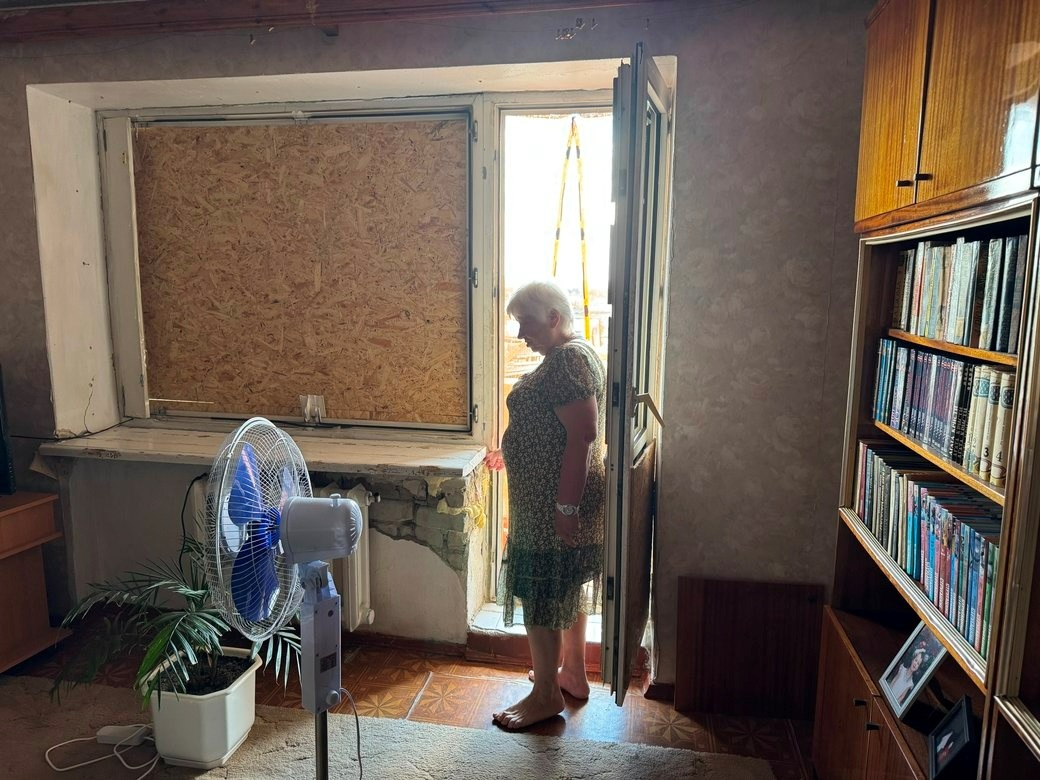 Наталія показує свою лоджію