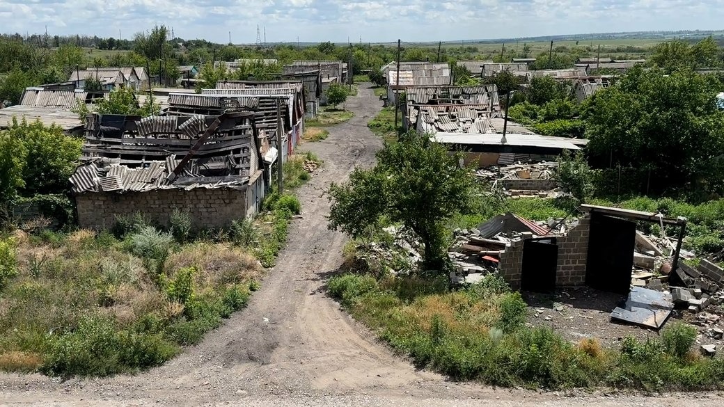 Вид з вікна Наталії на Новодонецьке