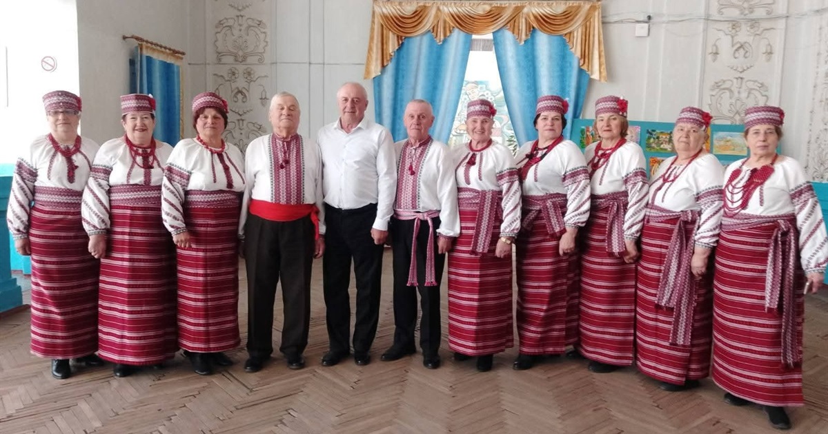 Слухайте, співають ветерани!