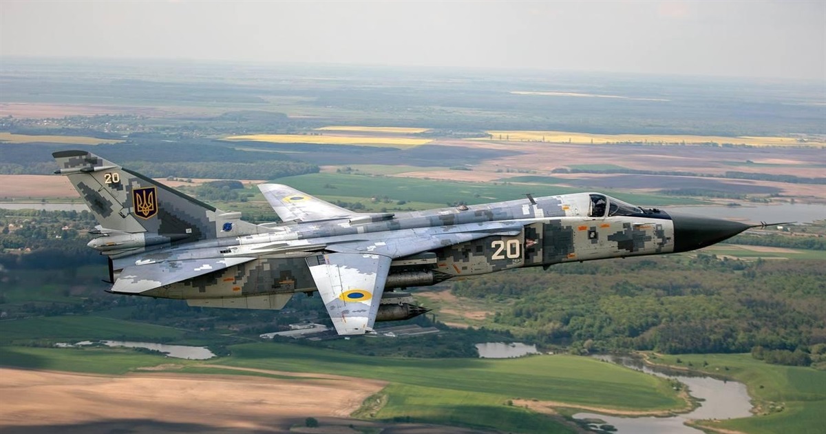 На Хмельниччині розбився військовий літак Су-24М: загинули двоє членів екіпажу