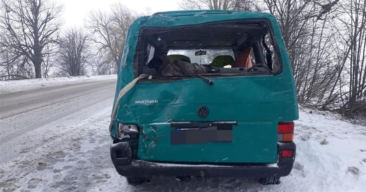 Поліція розслідує обставини автопригоди біля села Кацмазів, в якій травмувались двоє людей