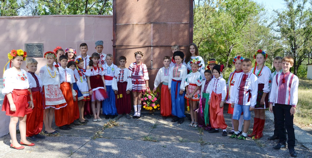 У Новоекономічному змагались панночки і козаки