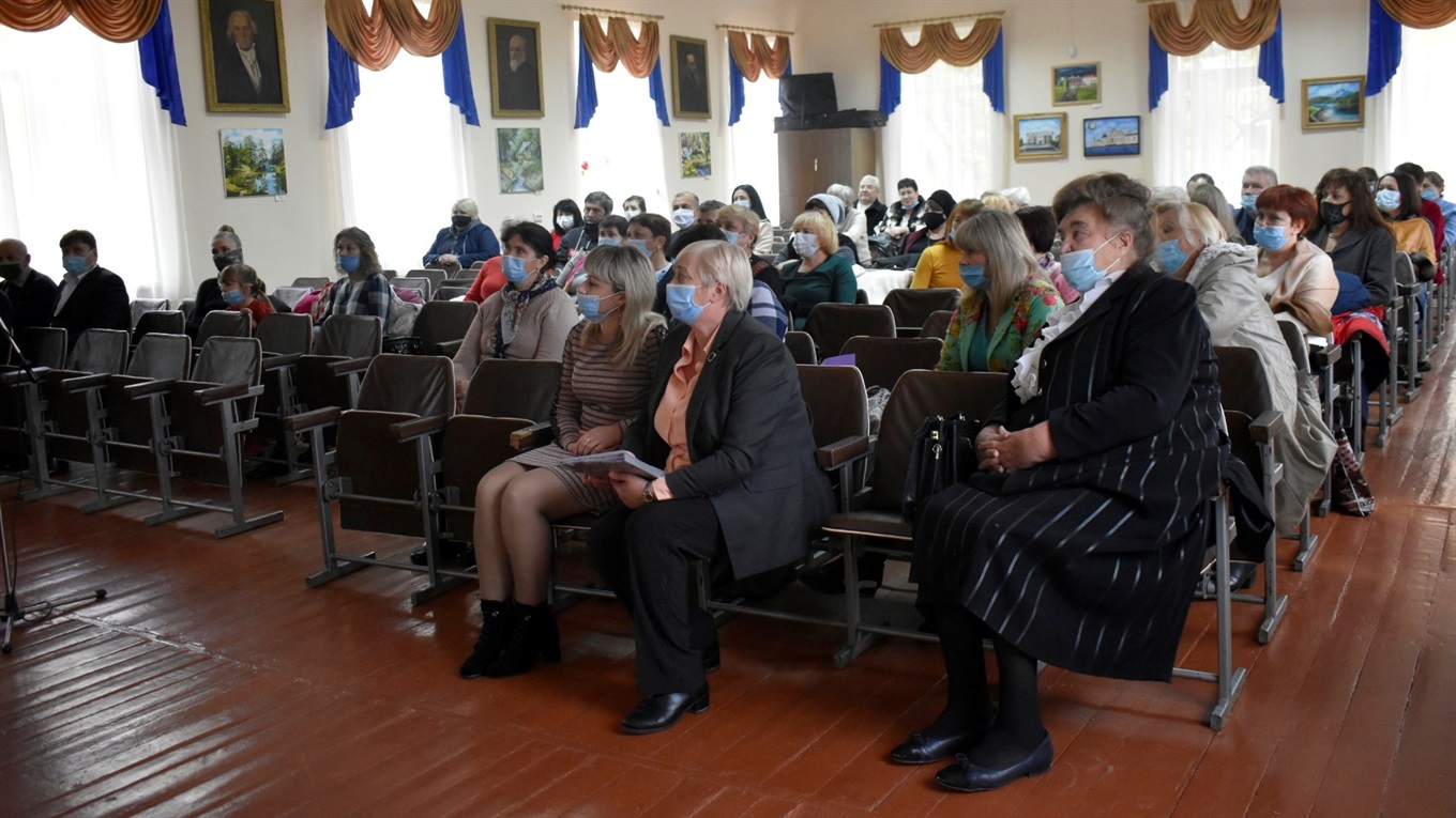 Вони несуть прекрасне до кожного серця: у Жмеринці привітали працівників культури