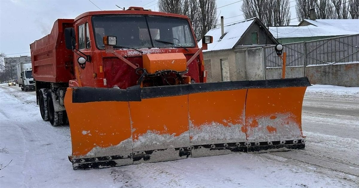У Жмеринці сніжить – І рівень небезпеки: про роботу комунальних служб