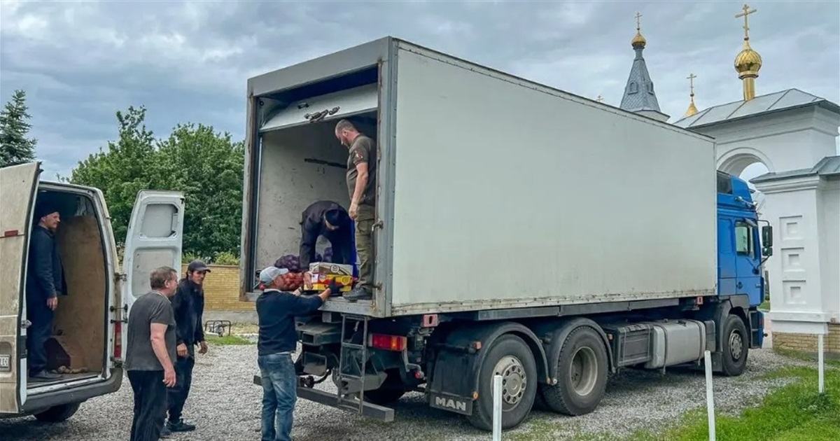 Святогірськ п'ятий рік живе без світла і під обстрілами. Воду й гуманітарку сюди везуть попри ризики