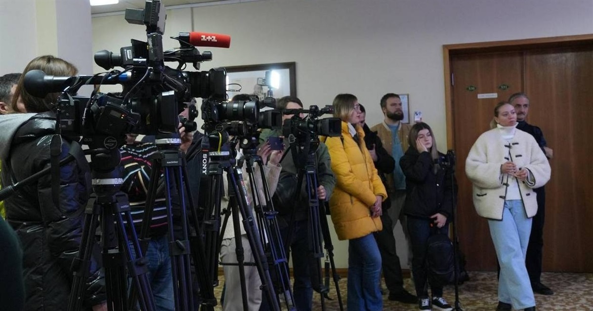 Очільник Одещини Олег Кіпер відповів на питання журналістів стосовно ситуації із мостом в Маяках