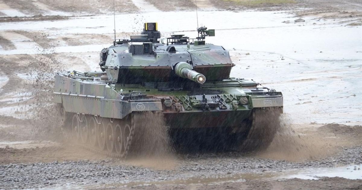 Польща передає Україні ще 10 Leopard 2, керівник "Укрзалізниці" подав у відставку: хроніка 27 лютого