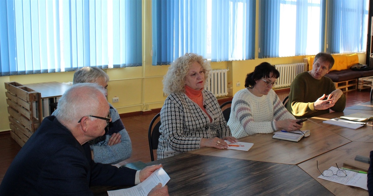 Новини воєнного часу. Старокостянтинівщина. Про пожежу, зйомки фільму, допомогу землякам