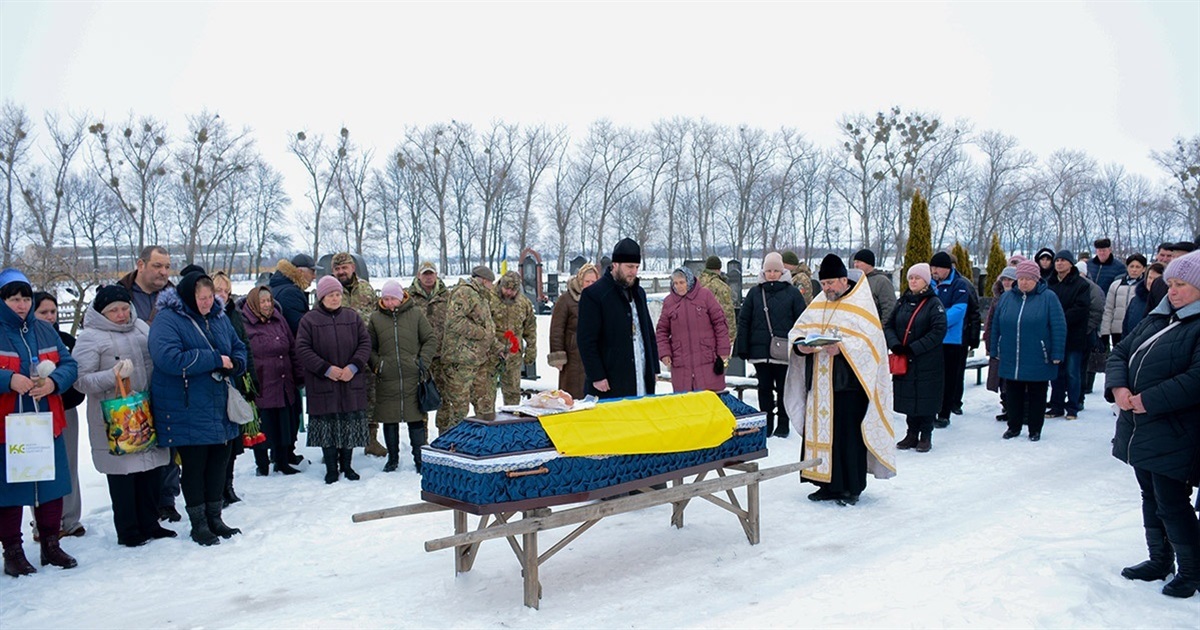 Був вірний присязі до останнього подиху - у Буртах провели в останню путь Олександра Бузніцького