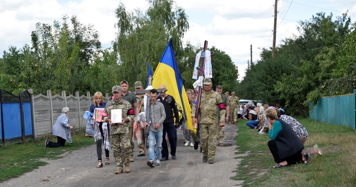 У Жмеринській громаді в останню путь провели загиблого Героя Василя Олійника: щирі співчуття рідним