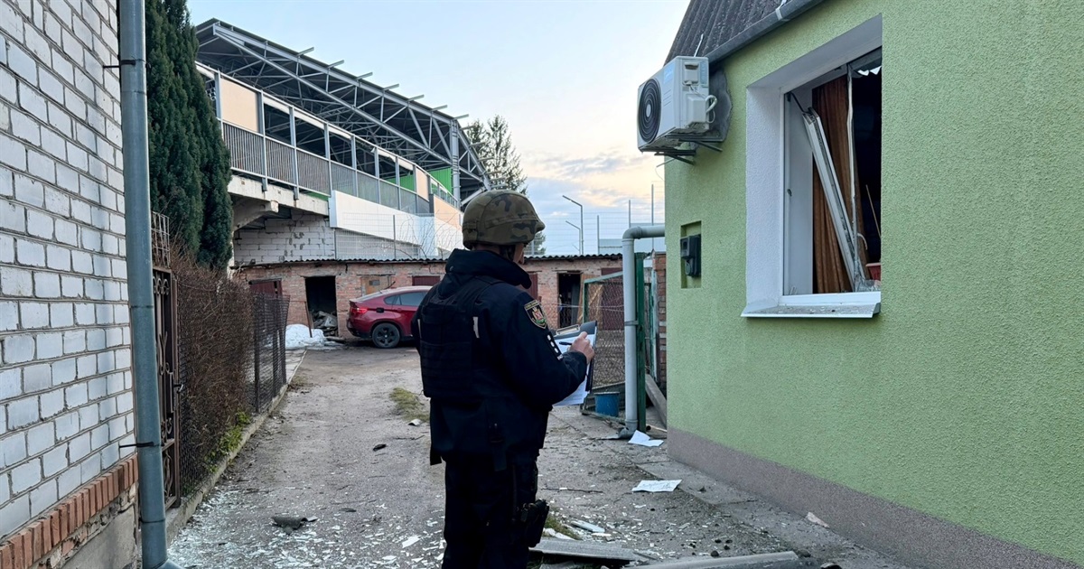 Поліція документує наслідки російського удару по центру Житомира 24 березня