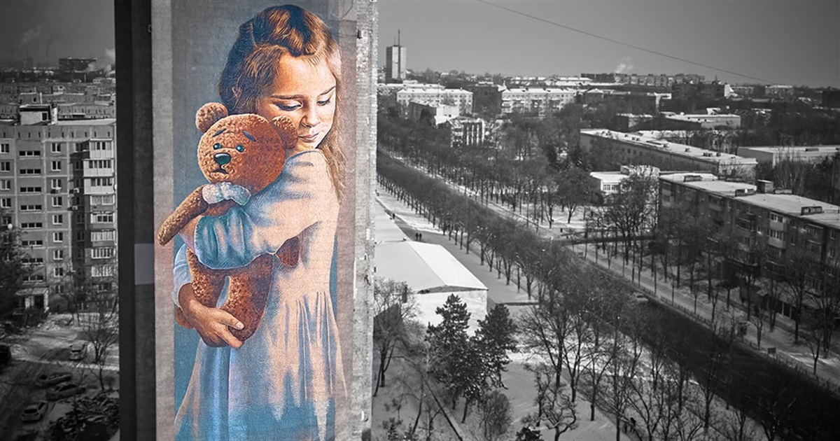 Не панікуйте, будьте, як Маріуполь. Про страх великої війни і вторгнення РФ кажуть люди зі сходу