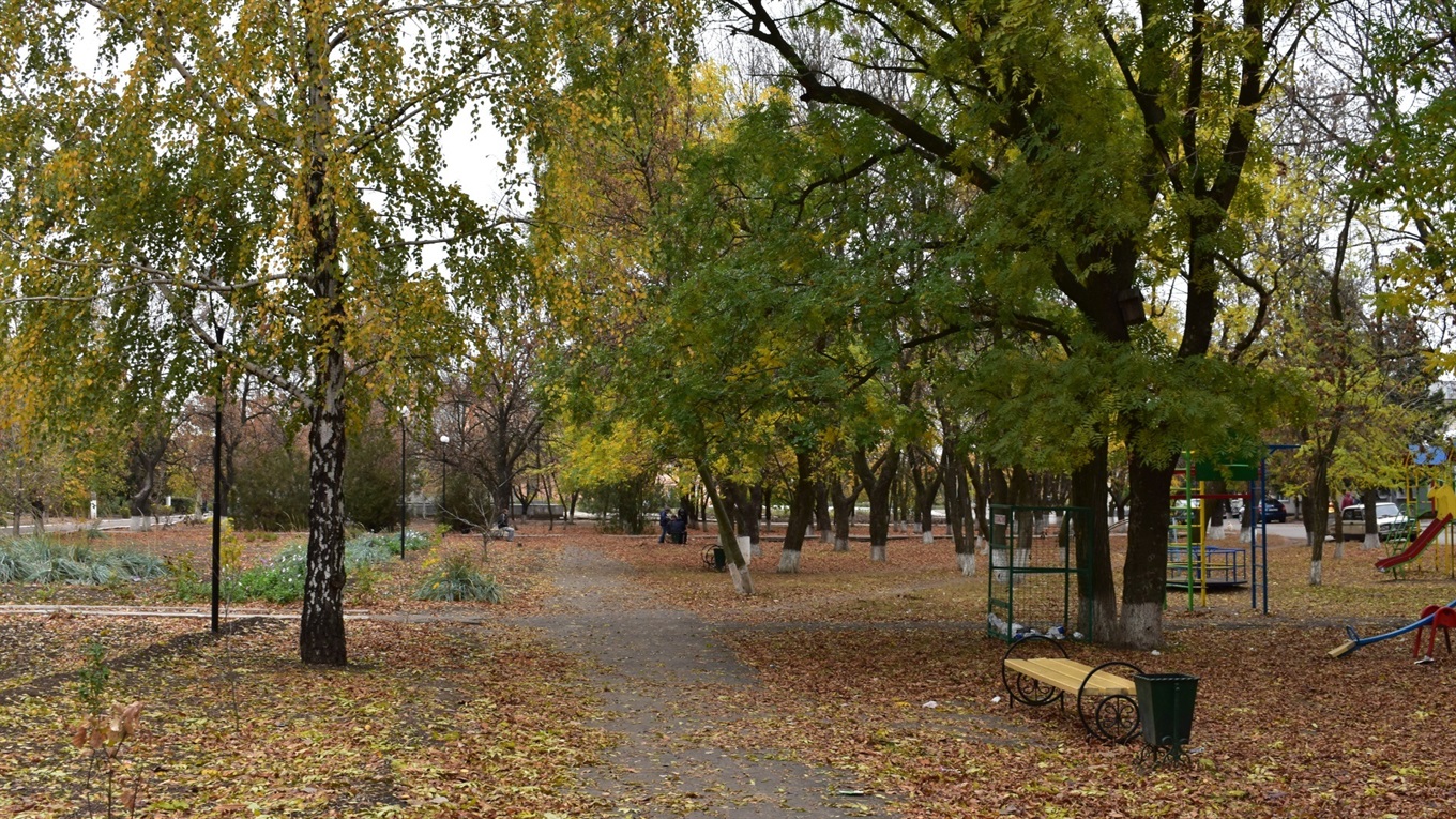 У Нижніх Сірогозах проводять осіннє генеральне прибирання (ФОТО)