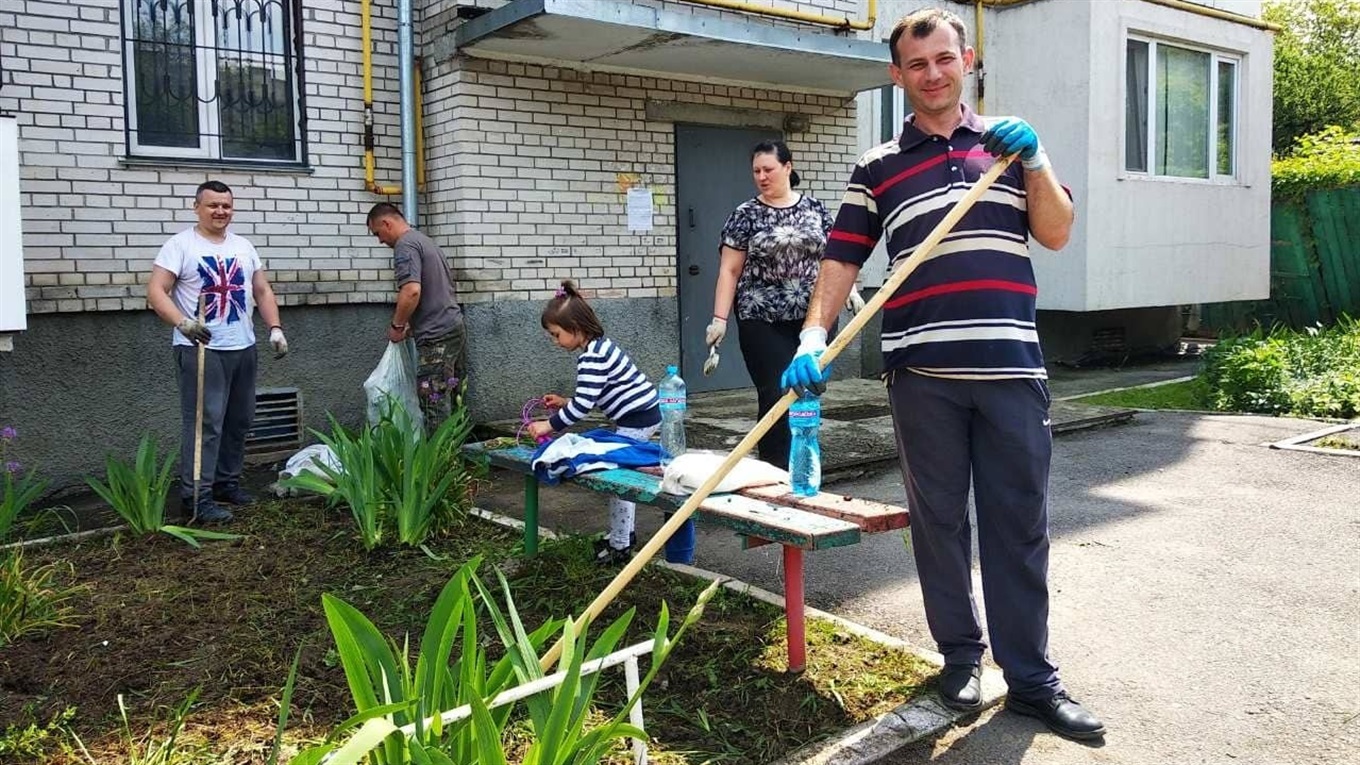 Мешканці ОСББ «Молодіжний» у Жмеринці готуються до Дня будинку