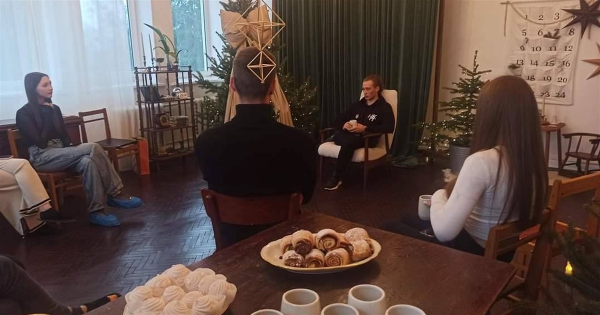 "На каву з ветераном": молодь поспілкувалася з ветеранами війни Дмитром Радчуком та Дмитром Бойко