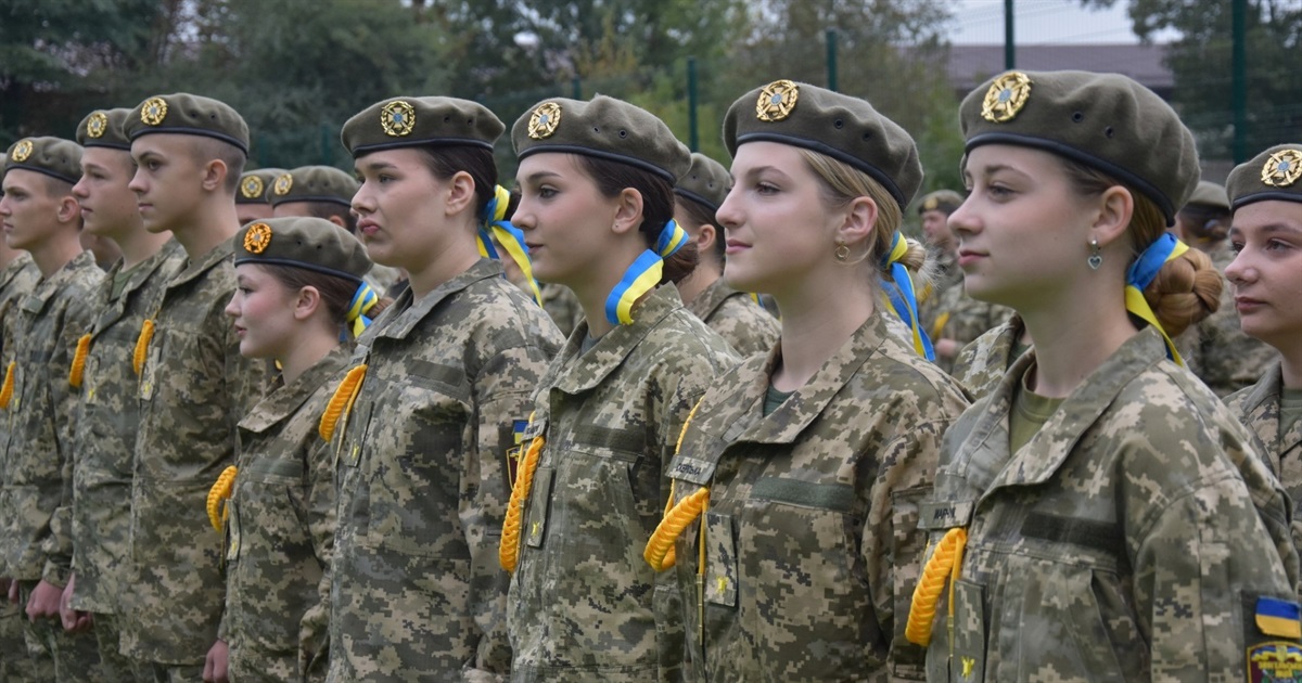 Новачки ліцею з посиленою військово-фізичною у Звягелі склали Клятву