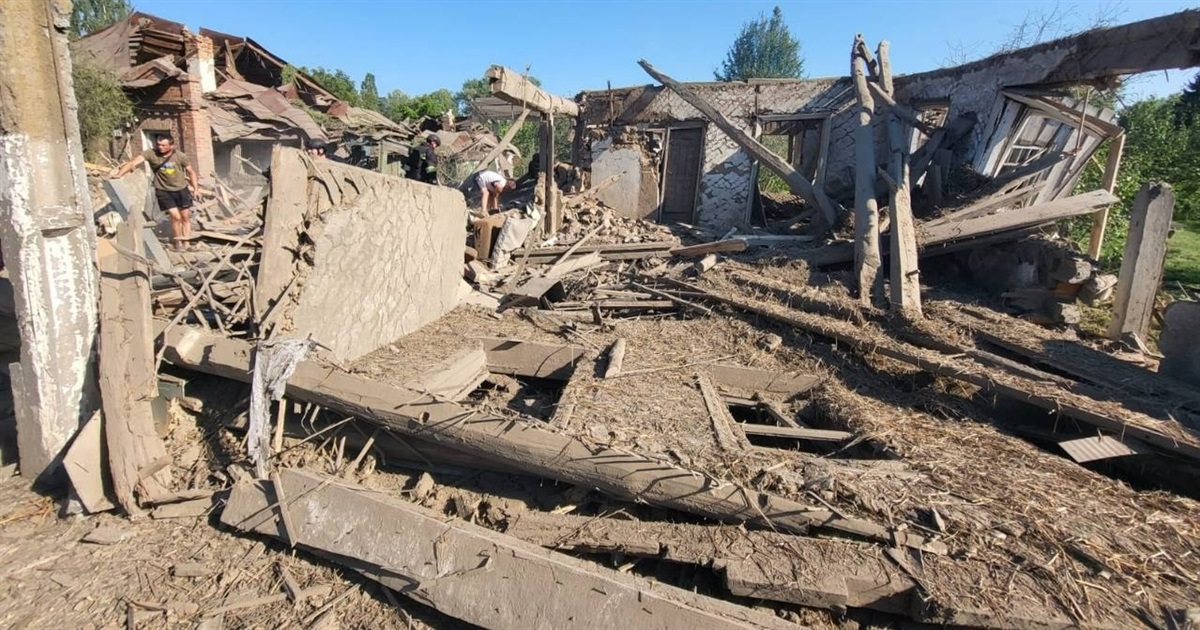 Білопілля обстріляли КАБами: загинув 33-річний чоловік, серед поранених - його 11-річна донька