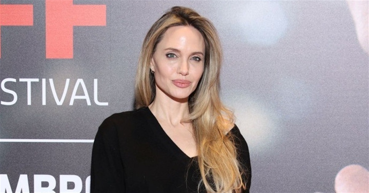 Анджеліна Джолі перетнула український кордон пішки. Подробиці секретного візиту