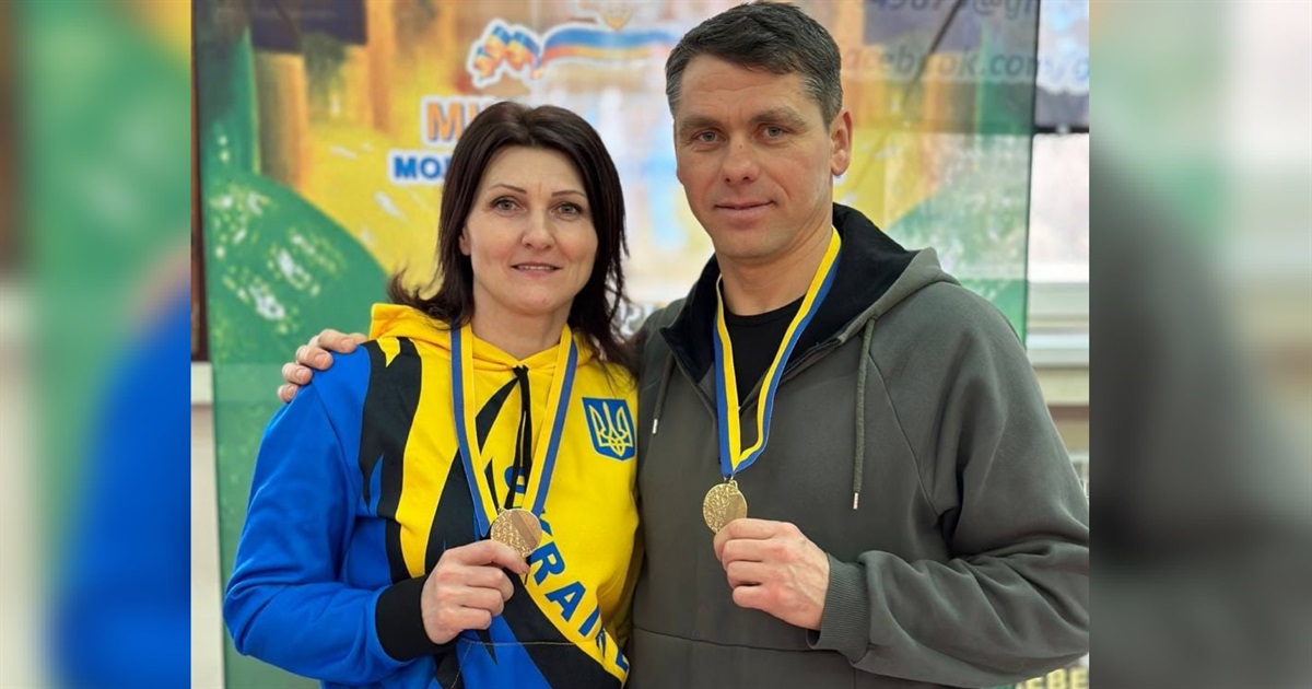 Наші земляки Алла Яковченко та Юрій Голота – переможці чемпіонату Києва і області з гирьового спорту
